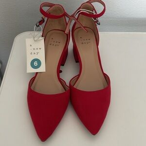 A New Day pointed low heel - NWT Red